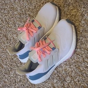 Adidas Ultraboost size 5 in kids